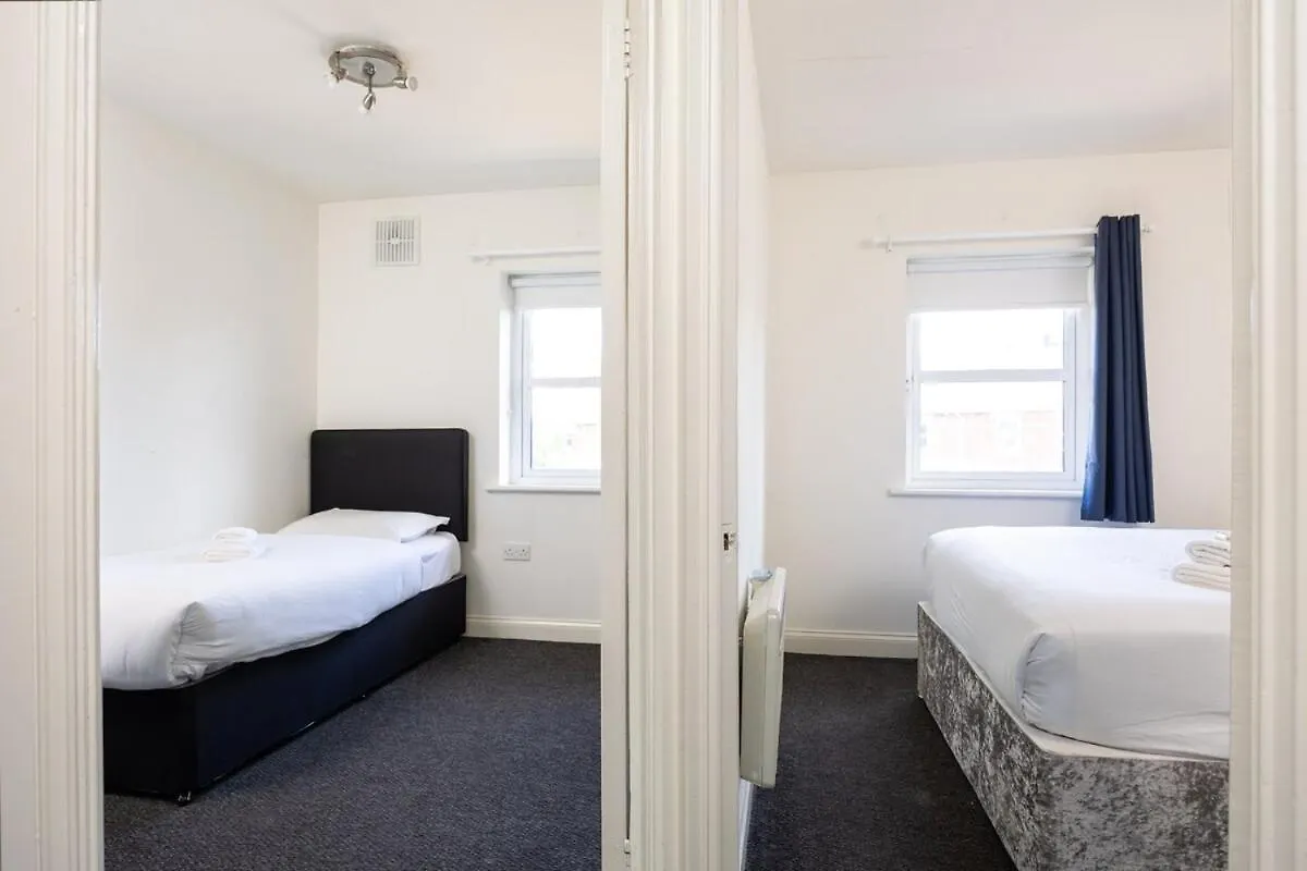 דבלין Spacious 2 Bed House - 20 Min Bus To City Center 0*,  אירלנד