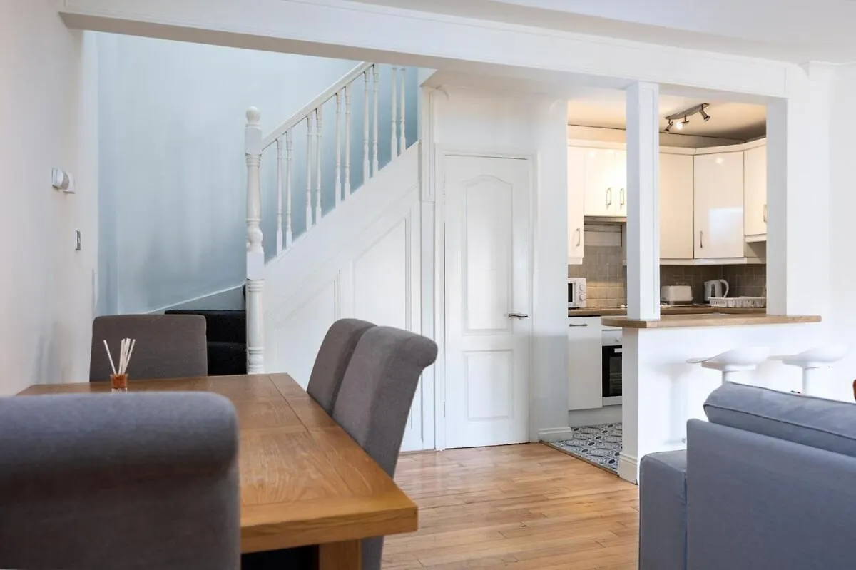 דירה דבלין Spacious 2 Bed House - 20 Min Bus To City Center
